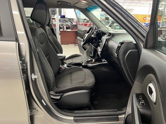 Used 2019 Kia Soul FWD image 22