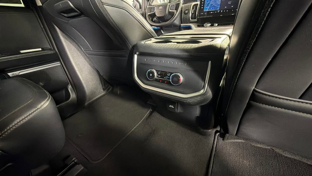 Used 2025 Ford Expedition Max Platinum AWD/4WD image 36