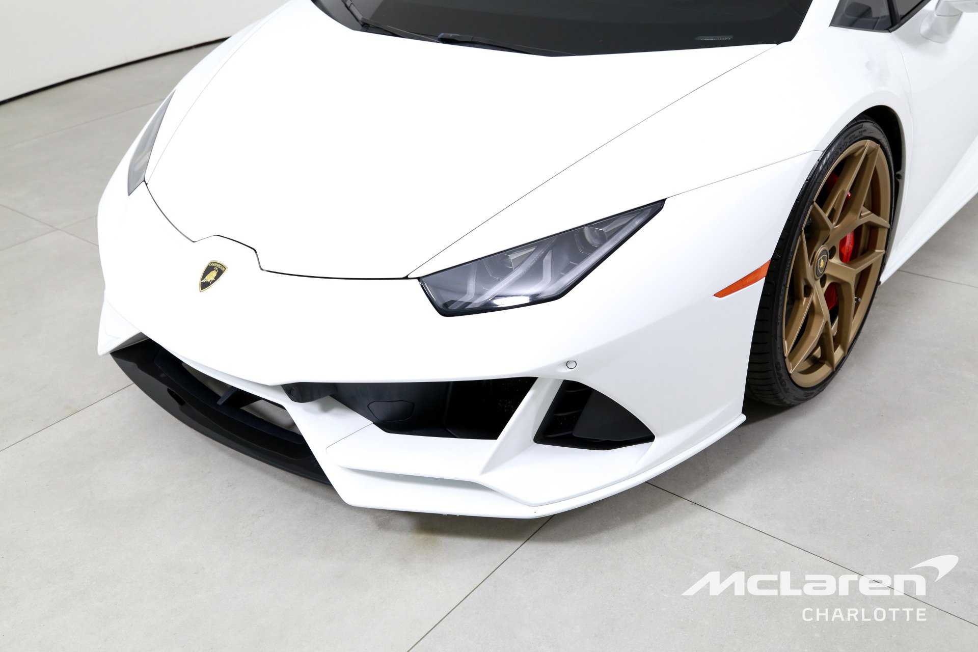 Used 2020 Lamborghini Huracan EVO image 28