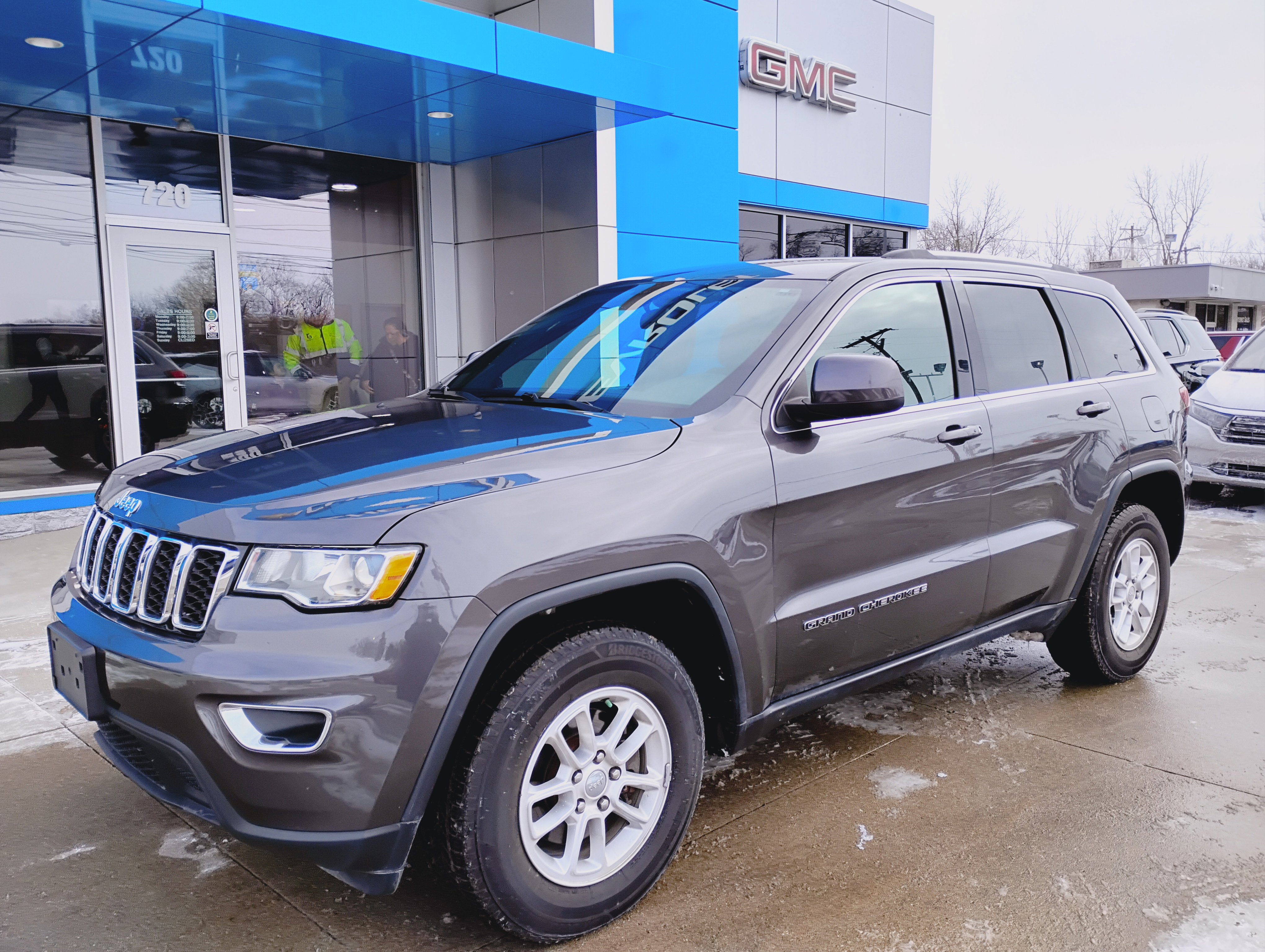 Used 2020 Jeep Grand Cherokee Laredo image 29