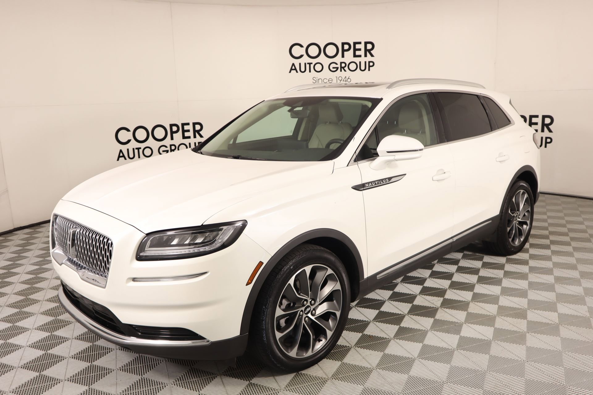 Used 2023 Lincoln Nautilus Reserve image 10