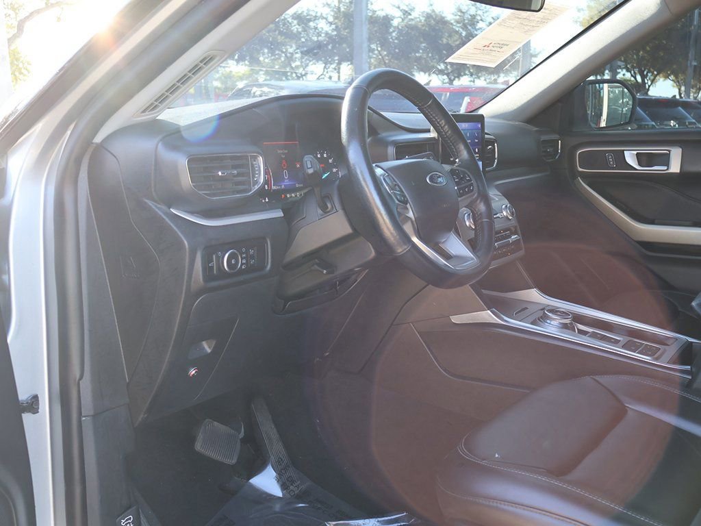 Used 2023 Ford Explorer XLT w/ Equipment Group 202A RWD image 25