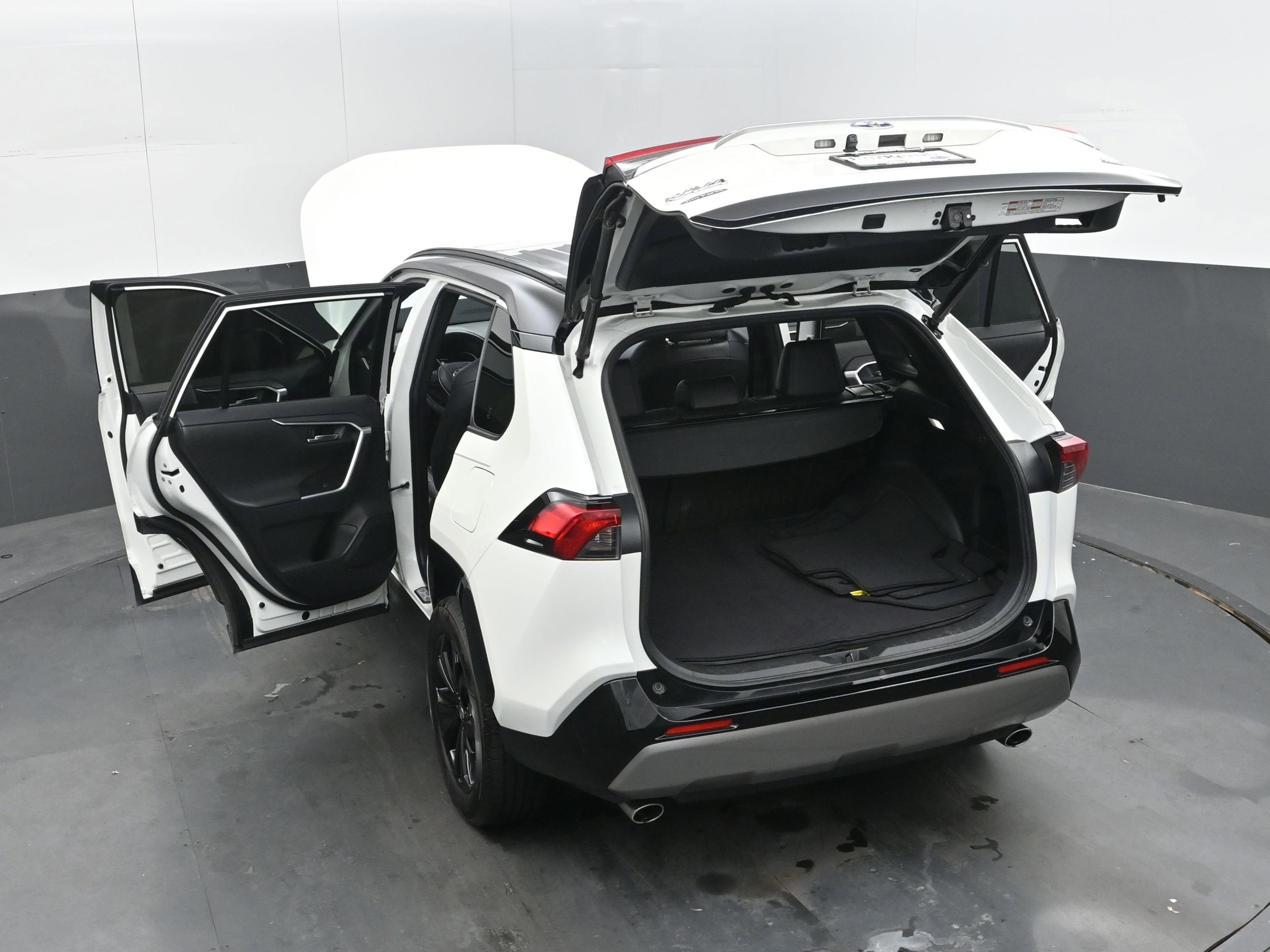 Used 2022 Toyota RAV4 XSE image 41