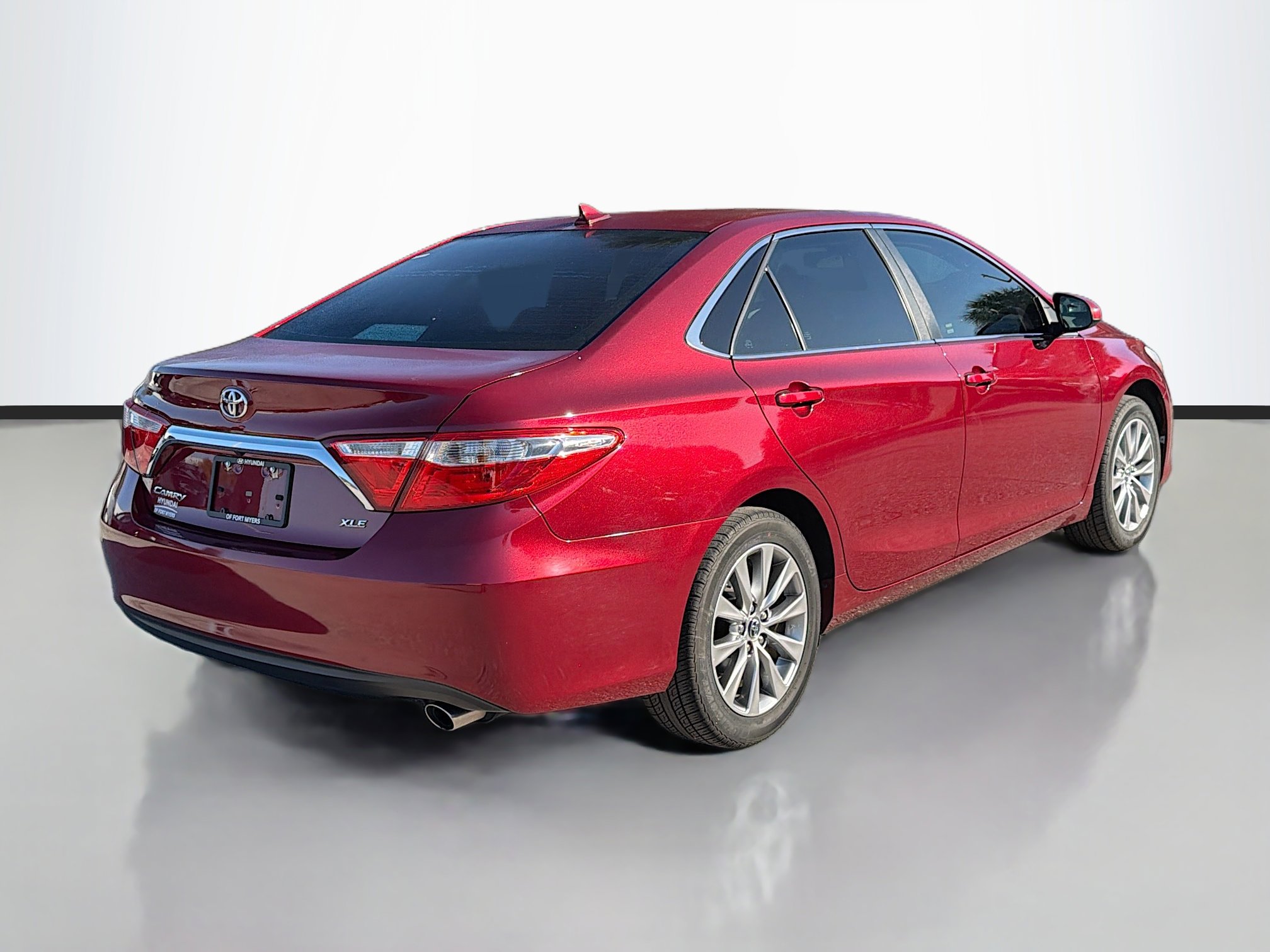 Used 2017 Toyota Camry XLE w/ Moonroof Package image 3
