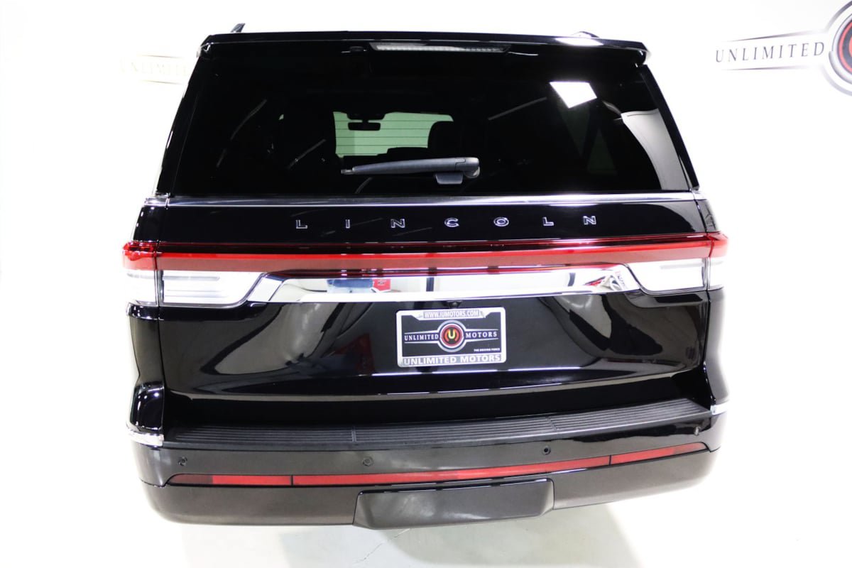 Used 2024 Lincoln Navigator L Black Label AWD/4WD image 27