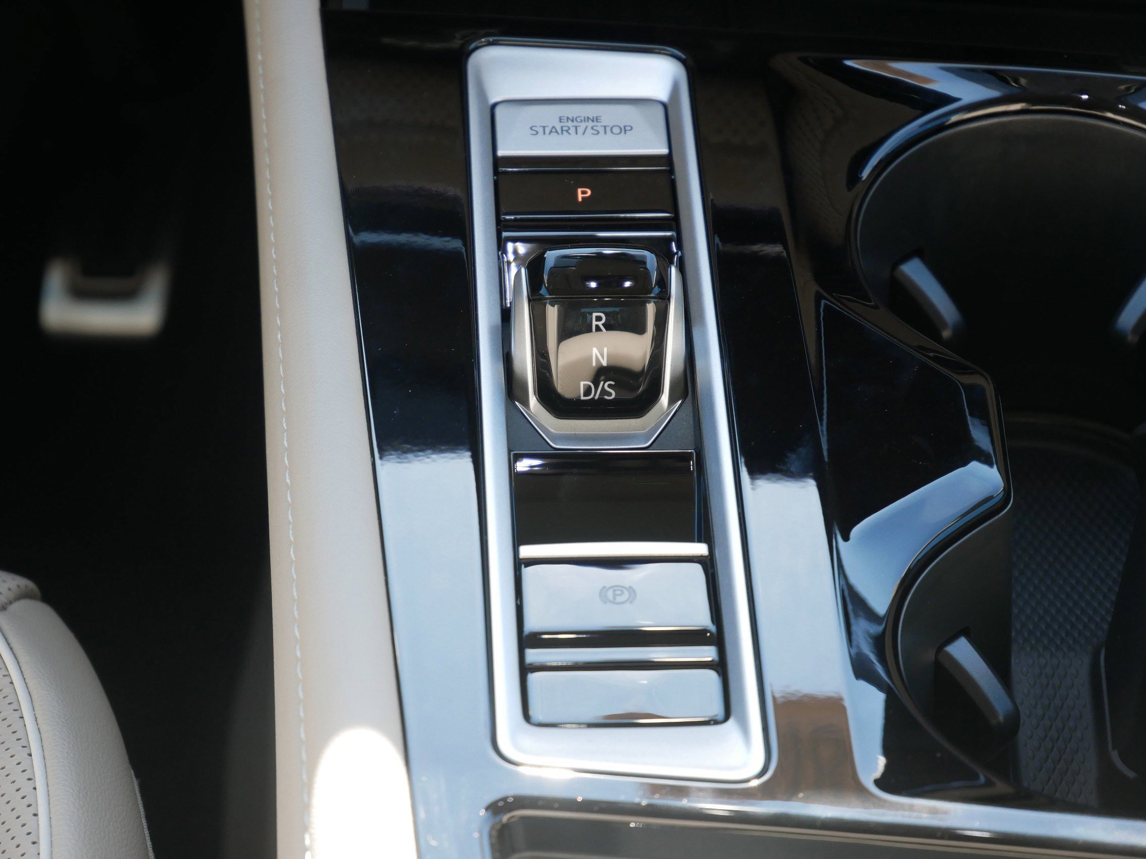 New 2026 Volkswagen Atlas SEL Premium R-Line image 9