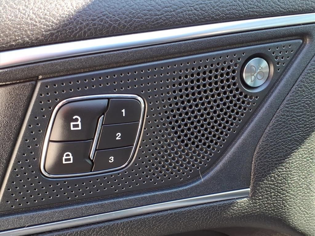 Used 2020 Ford Edge ST w/ Cold Weather Package image 18