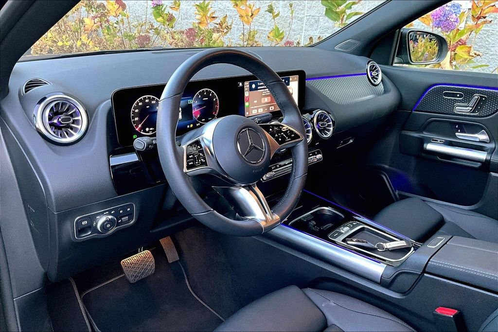 Used 2025 Mercedes-Benz GLA 250 4MATIC image 13