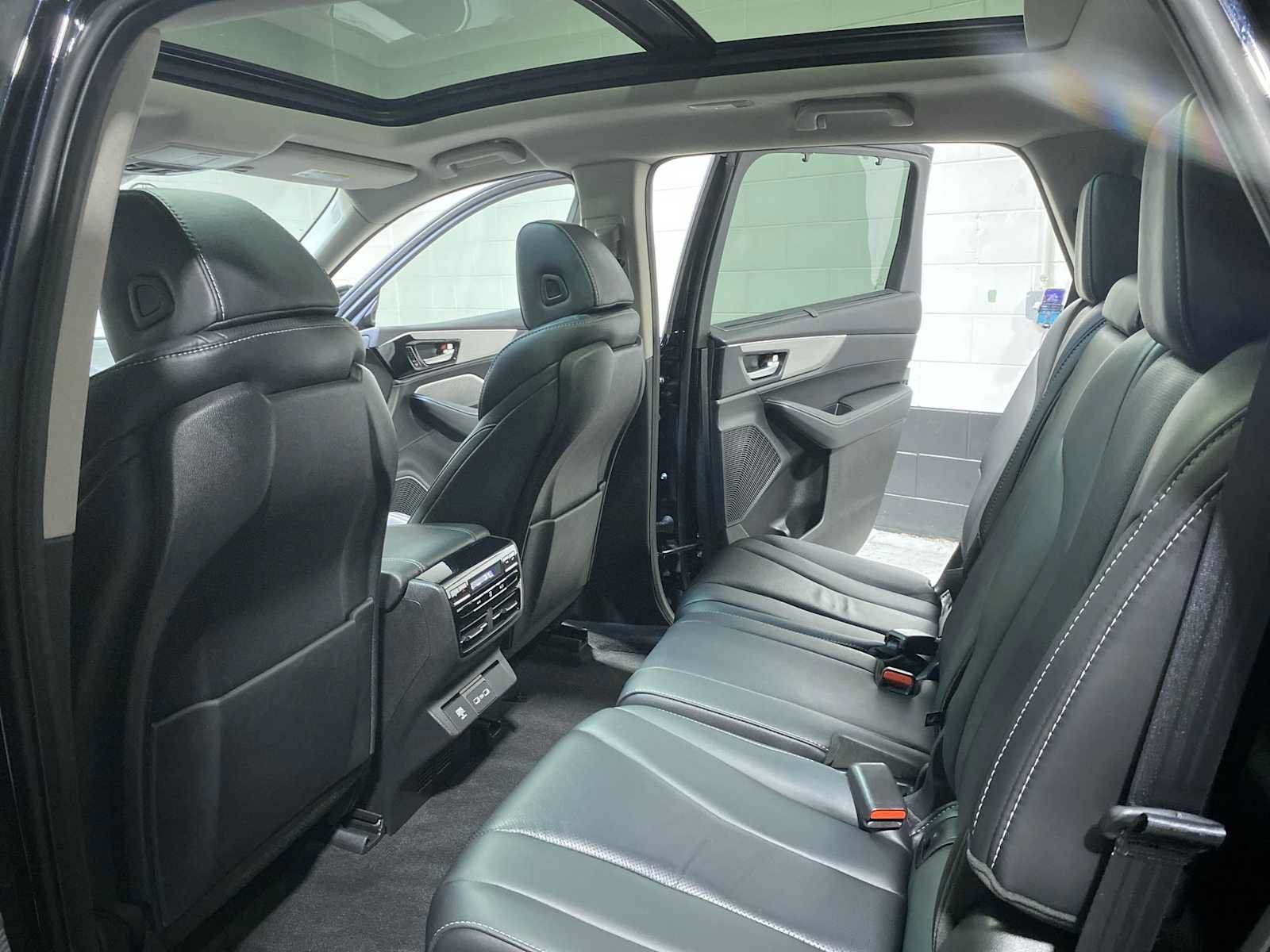 Used 2024 Acura MDX SH-AWD w/ Technology Package image 12