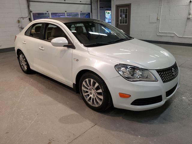Used 2010 Suzuki Kizashi SE FWD image 8