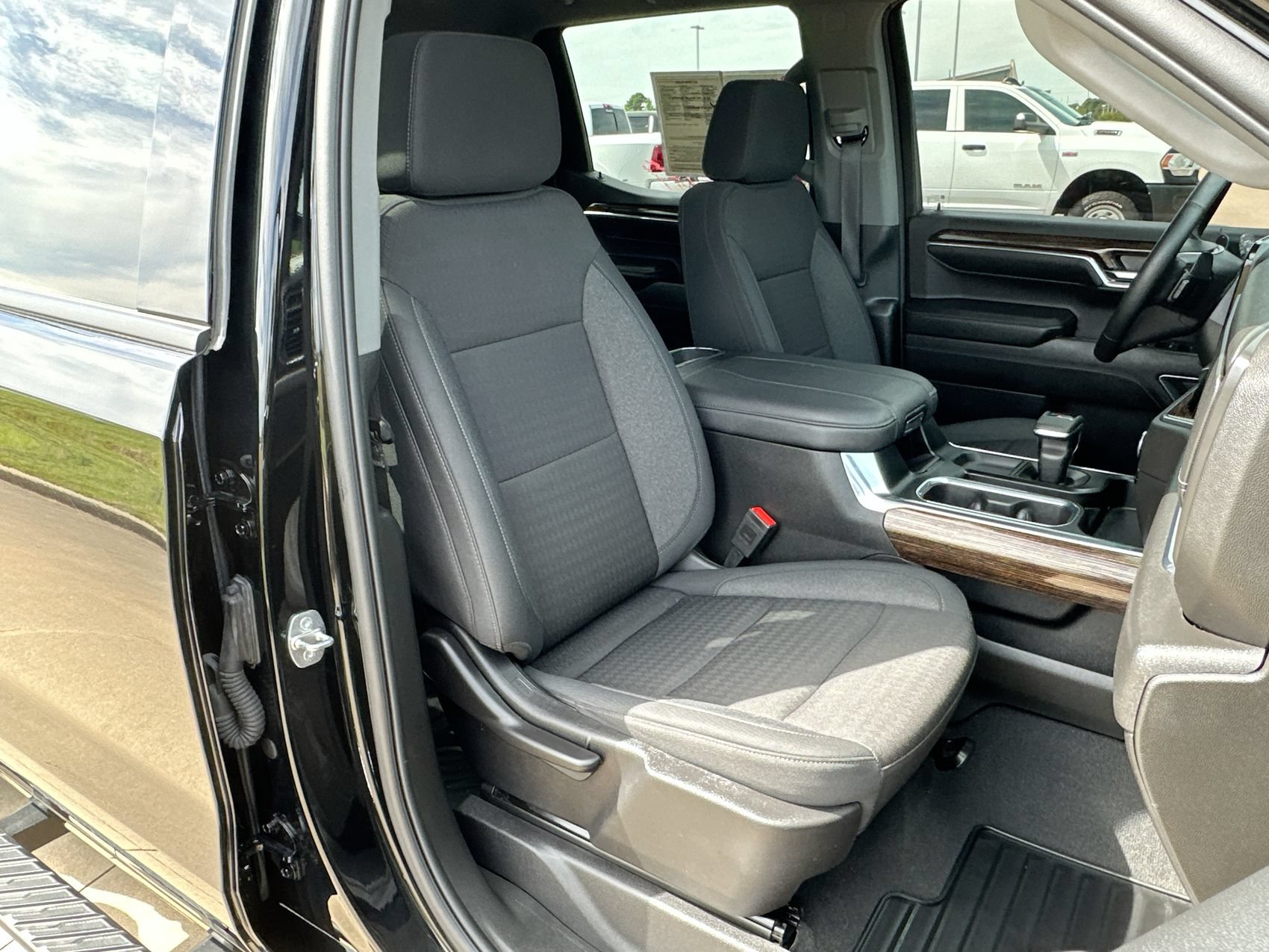 Used 2024 GMC Sierra 1500 Elevation w/ Preferred Package AWD/4WD image 24
