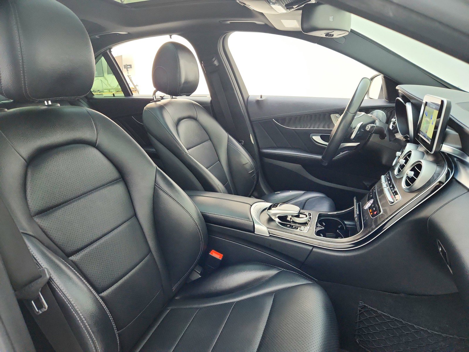 Used 2015 Mercedes-Benz C 300 4MATIC Sedan image 30