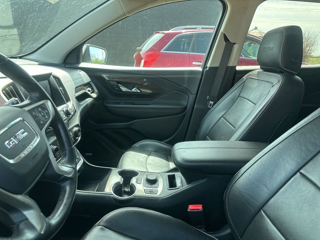 Used 2020 GMC Terrain Denali w/ Denali Premium Package AWD/4WD image 5