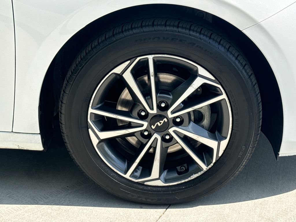 Used 2022 Kia Forte LXS image 11