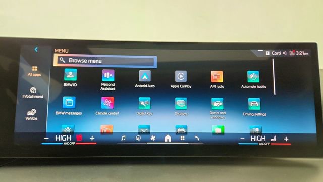 Used 2025 BMW 230i xDrive Coupe w/ Premium Package image 43