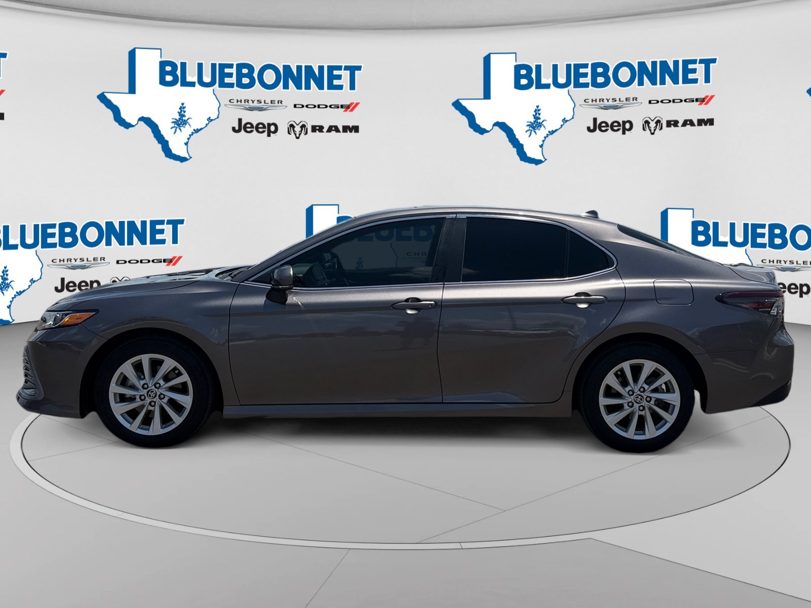 Used 2024 Toyota Camry LE w/ Convenience Package FWD image 8