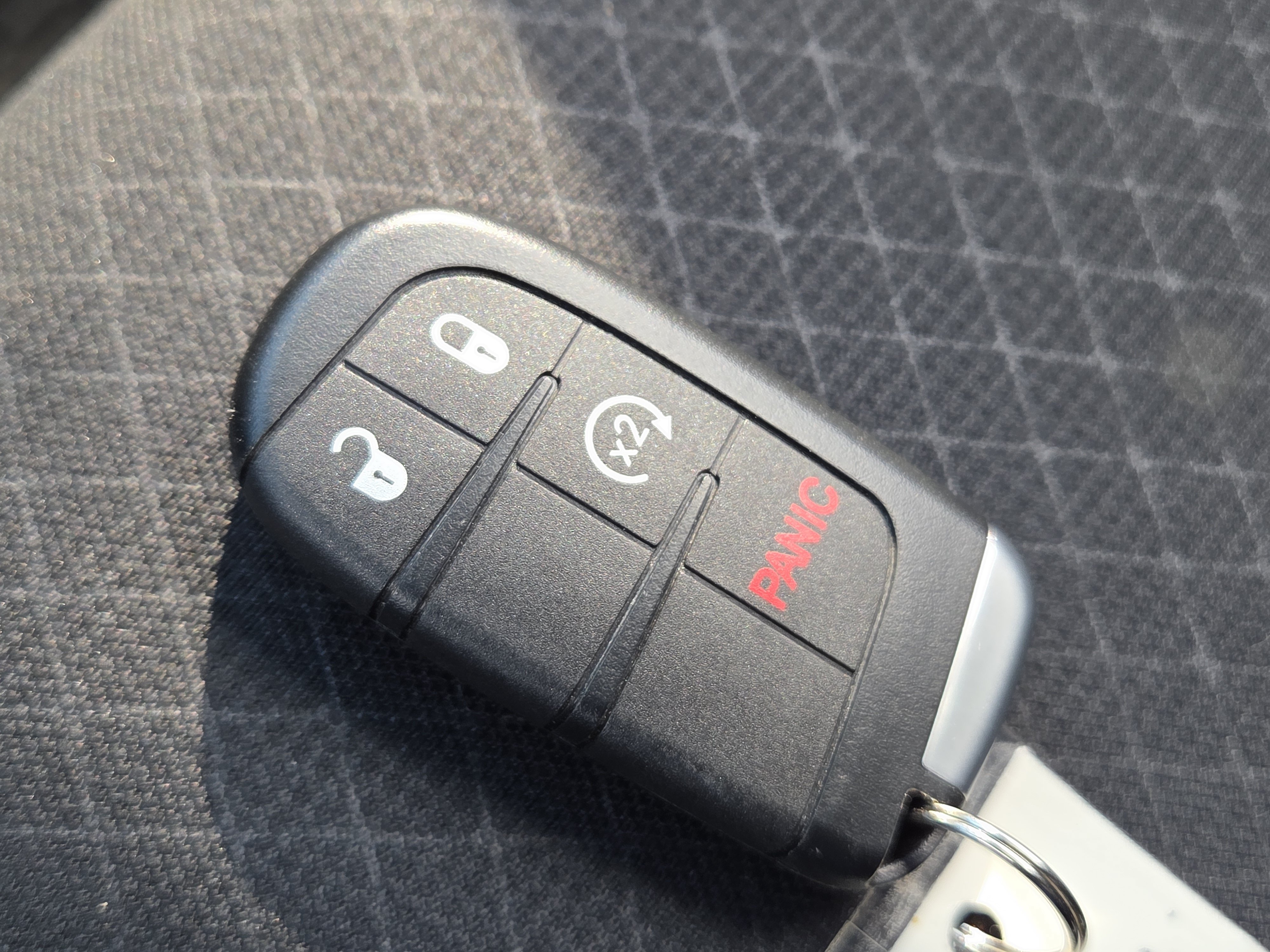 Used 2020 Jeep Grand Cherokee Laredo AWD/4WD image 19