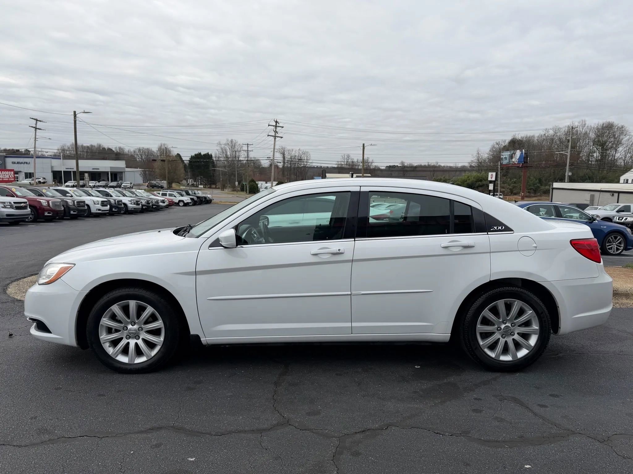 Used 2014 Chrysler 200 Touring FWD image 4