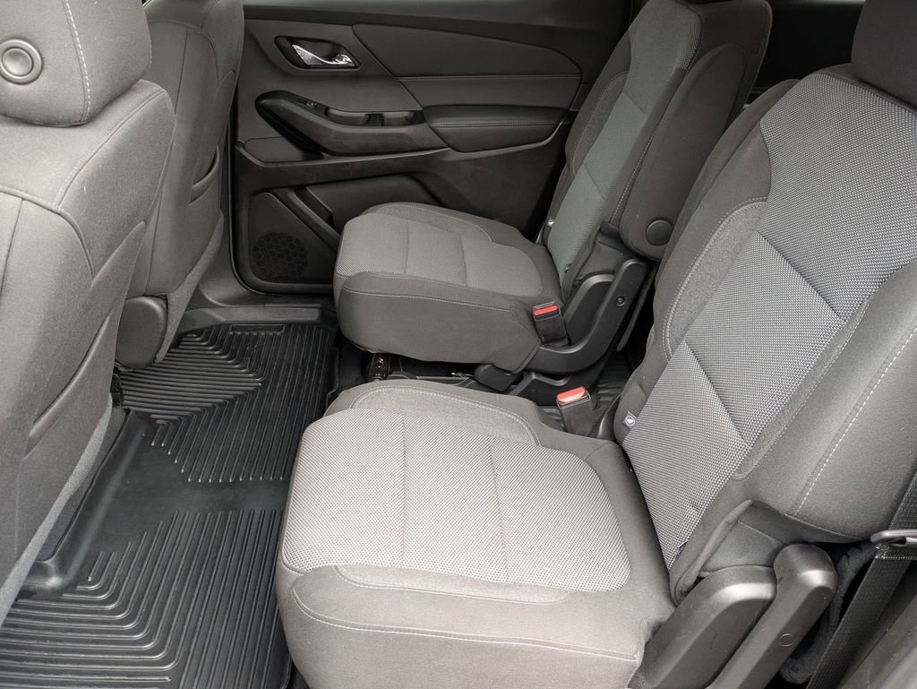 Used 2023 Chevrolet Traverse LT image 12