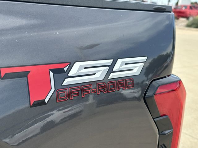 Used 2023 Toyota Tundra SR5 w/ SR5 Convenience Package AWD/4WD image 6