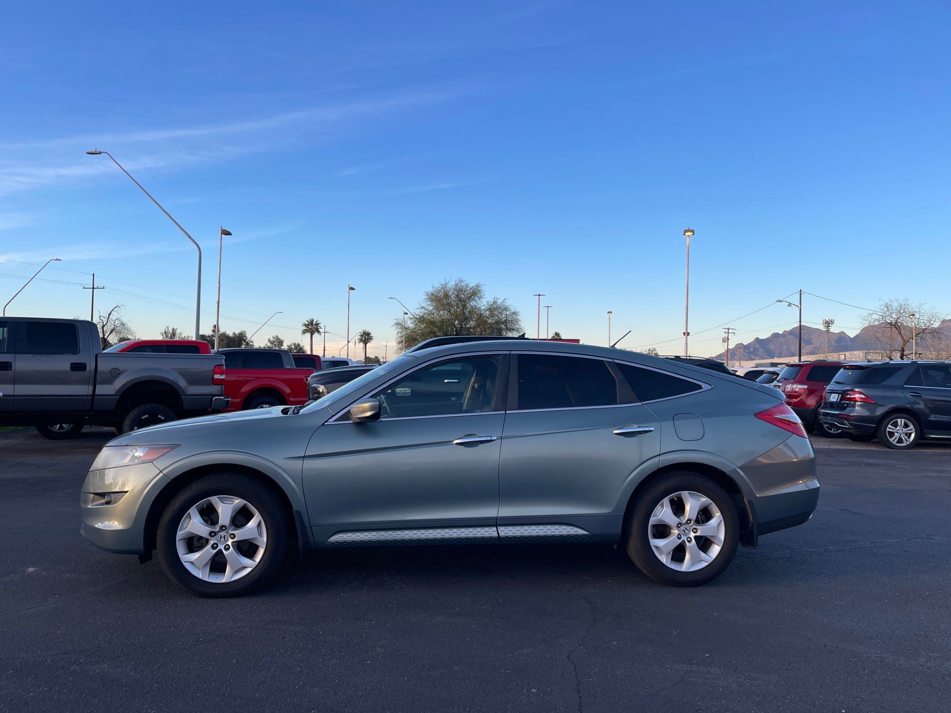 Used 2012 Honda Crosstour EX-L image 2