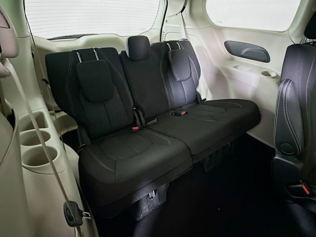 Used 2024 Chrysler Voyager LX FWD image 14