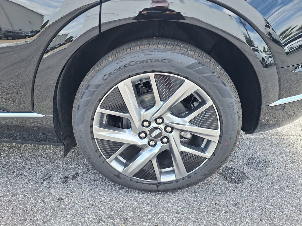 New 2026 Cadillac Optiq Luxury 1 RWD image 17