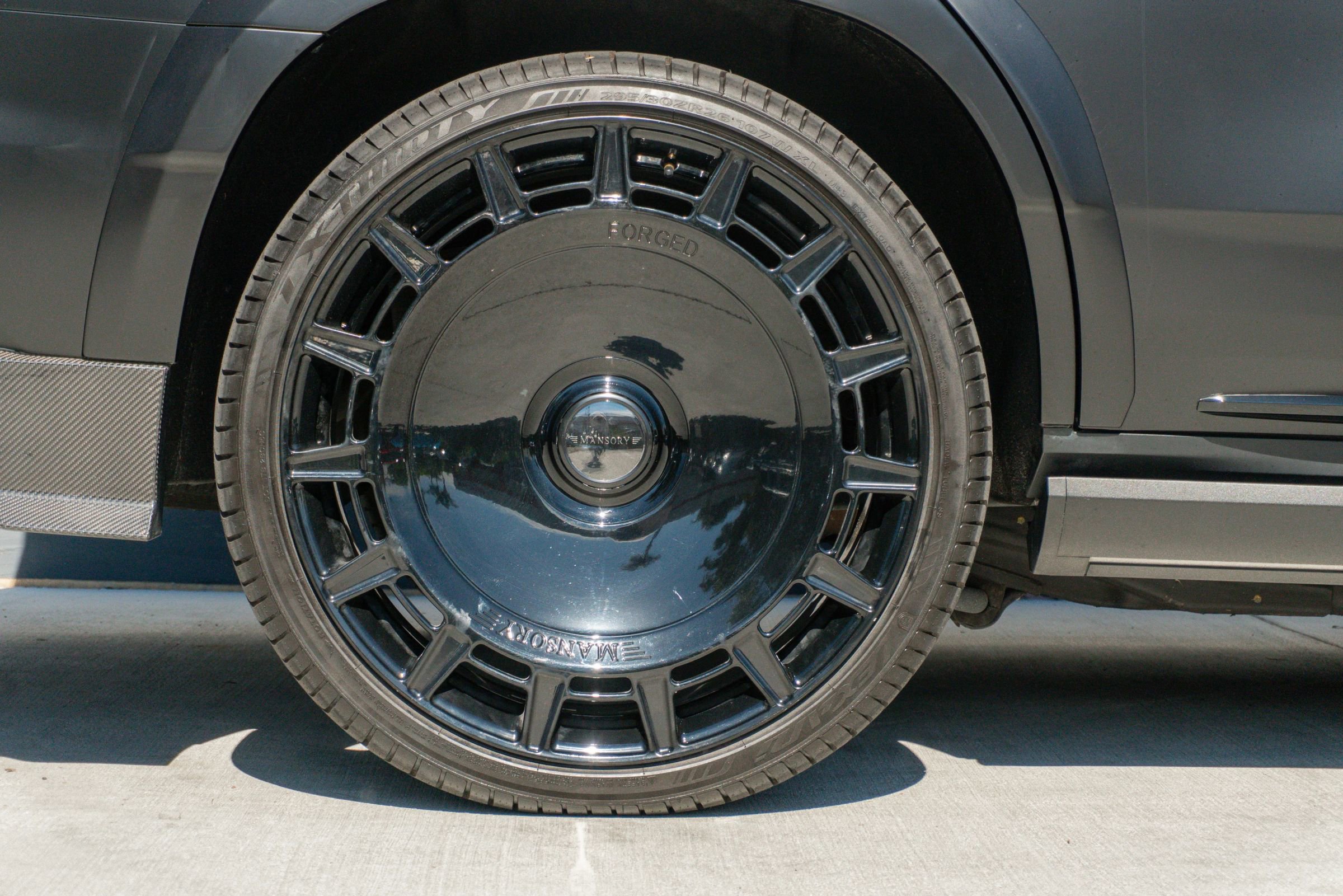 Used 2024 Cadillac Escalade Sport Platinum w/ LPO, ONYX Package image 37