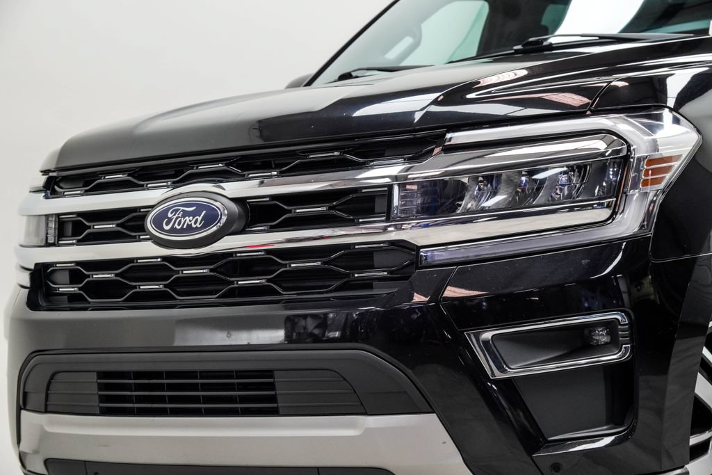 Used 2023 Ford Expedition Limited RWD image 2