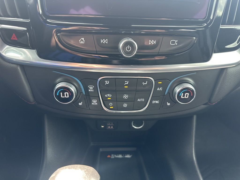 Used 2022 Chevrolet Traverse RS image 4