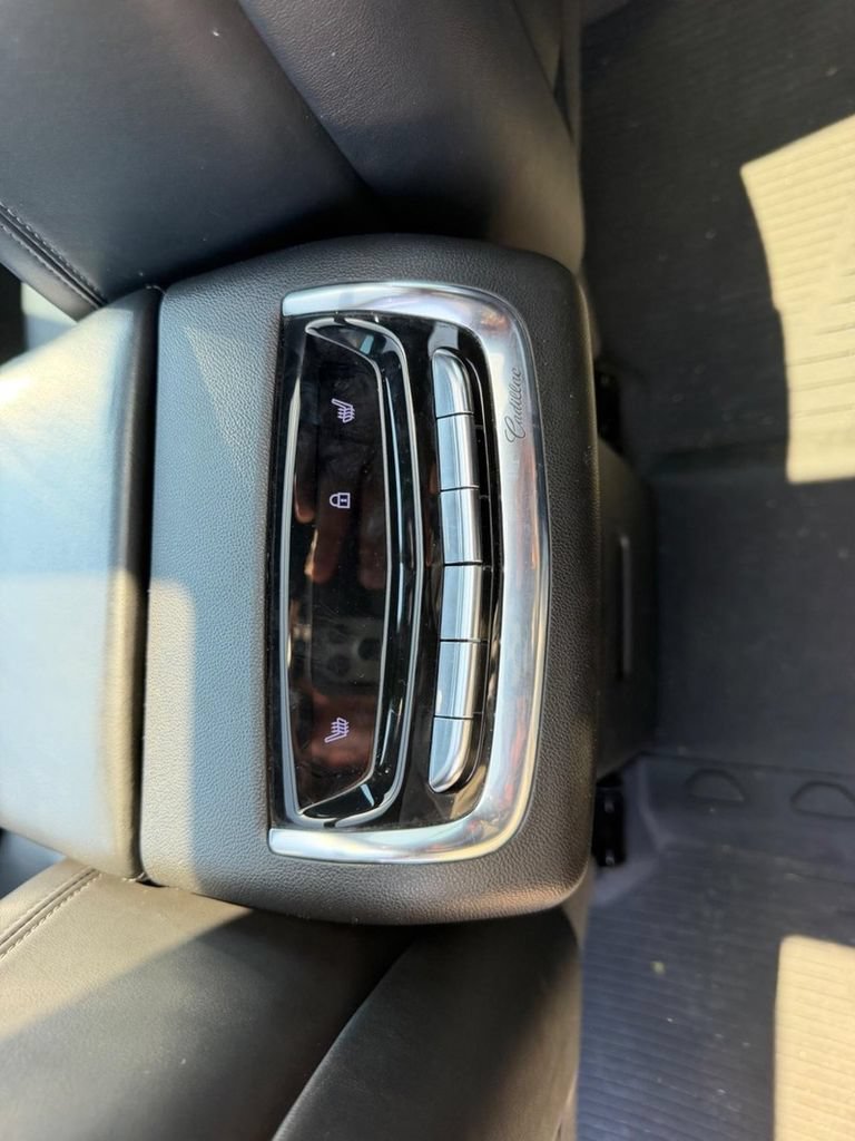 Used 2021 Cadillac XT6 Sport w/ Platinum Package AWD/4WD image 11