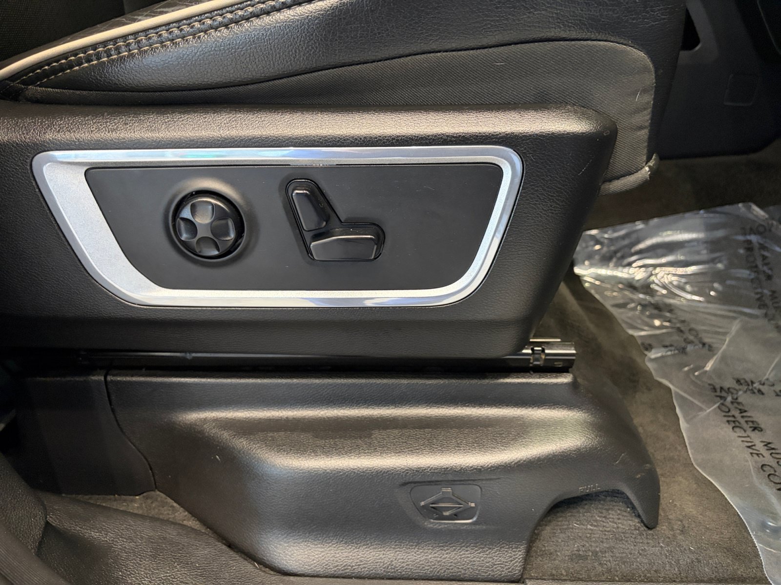 Used 2020 RAM 1500 Laramie AWD/4WD image 32