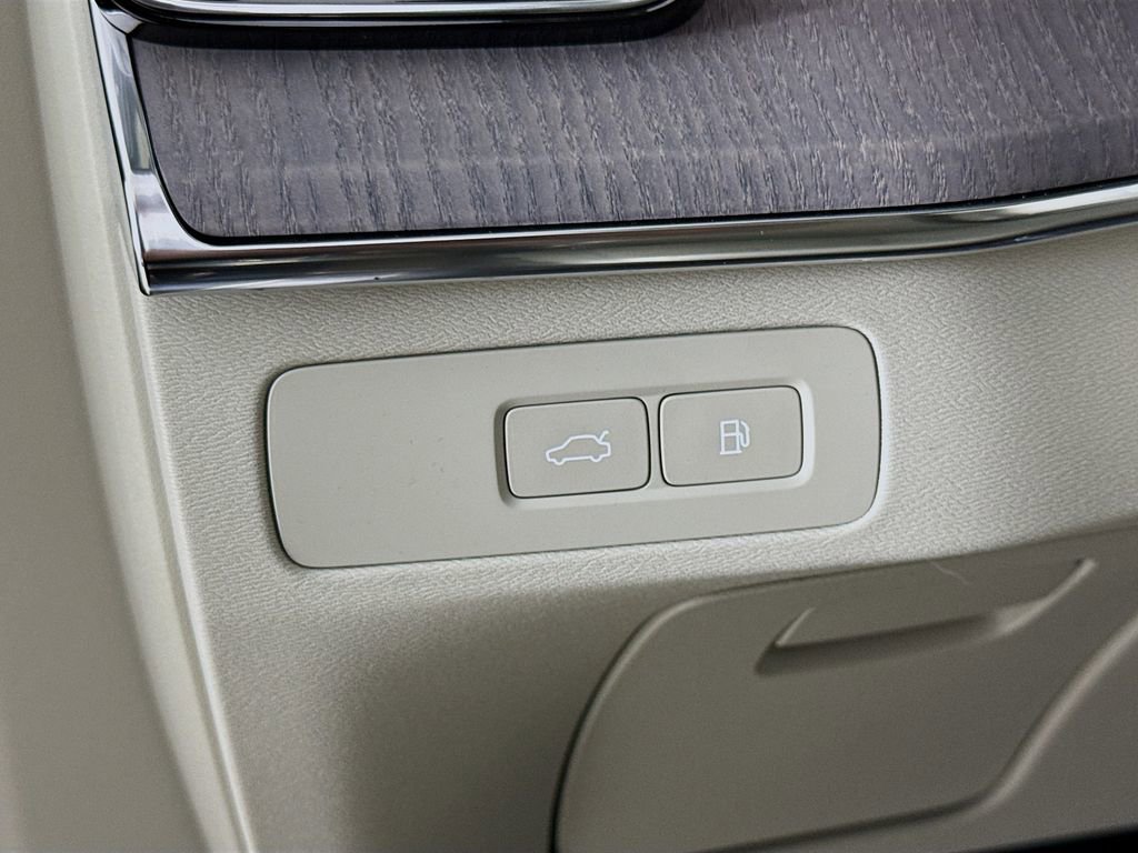 New 2026 Volvo XC90 T8 Ultra w/ Protection Package Premier image 10