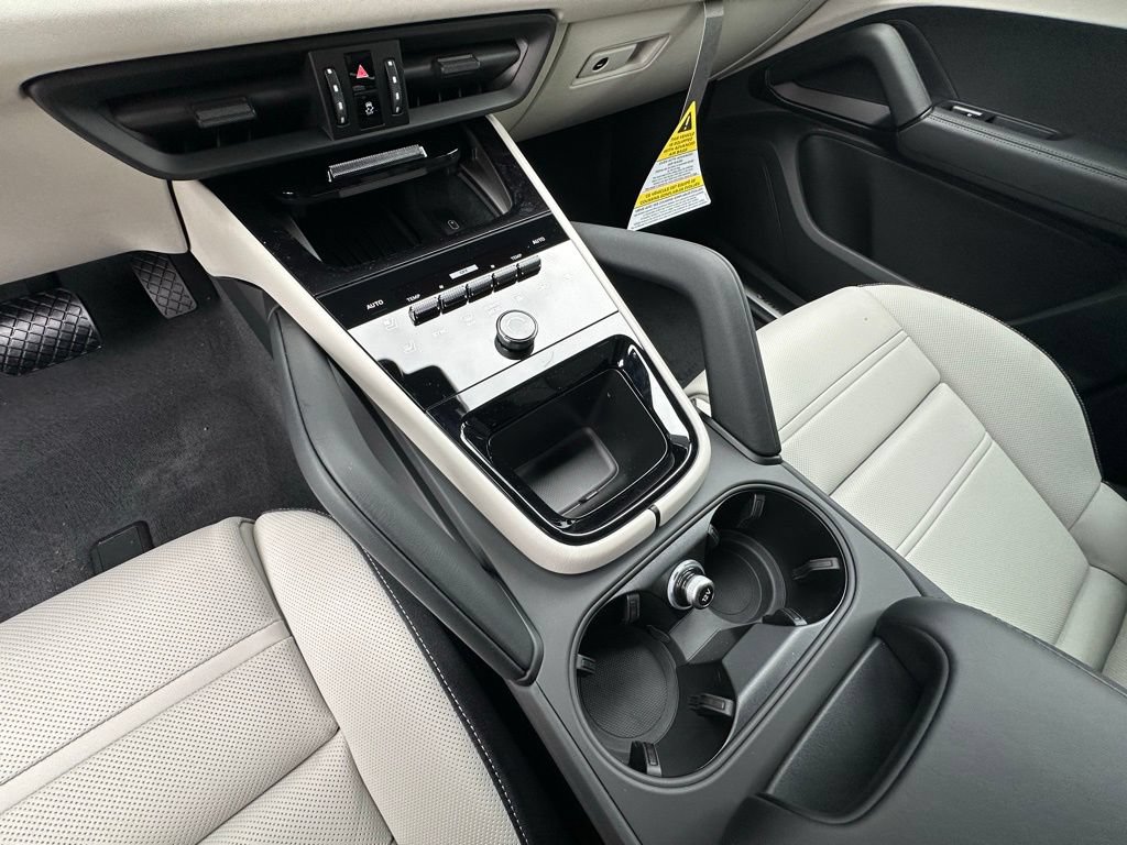 Used 2026 Porsche Cayenne AWD/4WD image 28