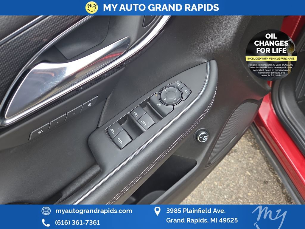 Used 2023 Buick Envision Essence w/ Sport Touring Package AWD/4WD image 11