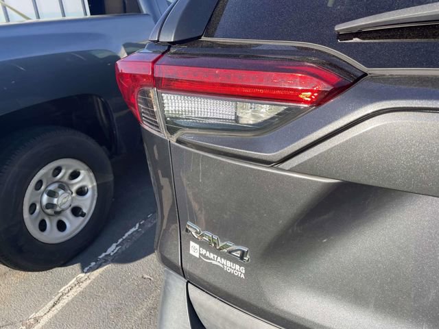 Used 2019 Toyota RAV4 LE image 10