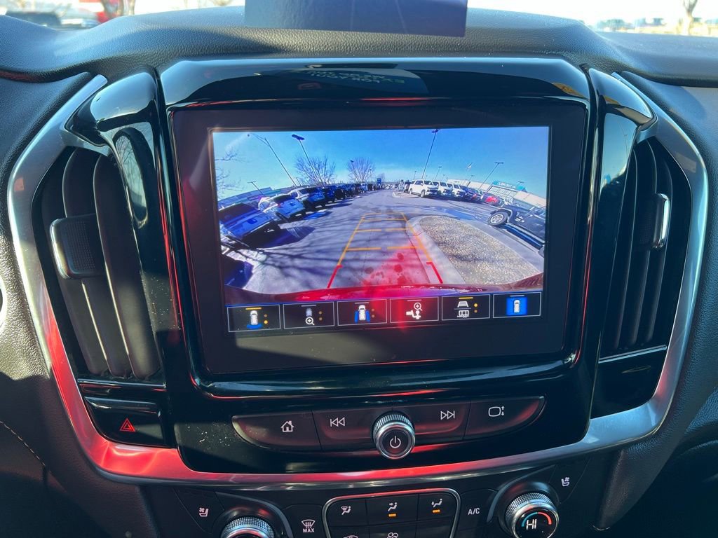 Used 2023 Chevrolet Traverse Premier image 37