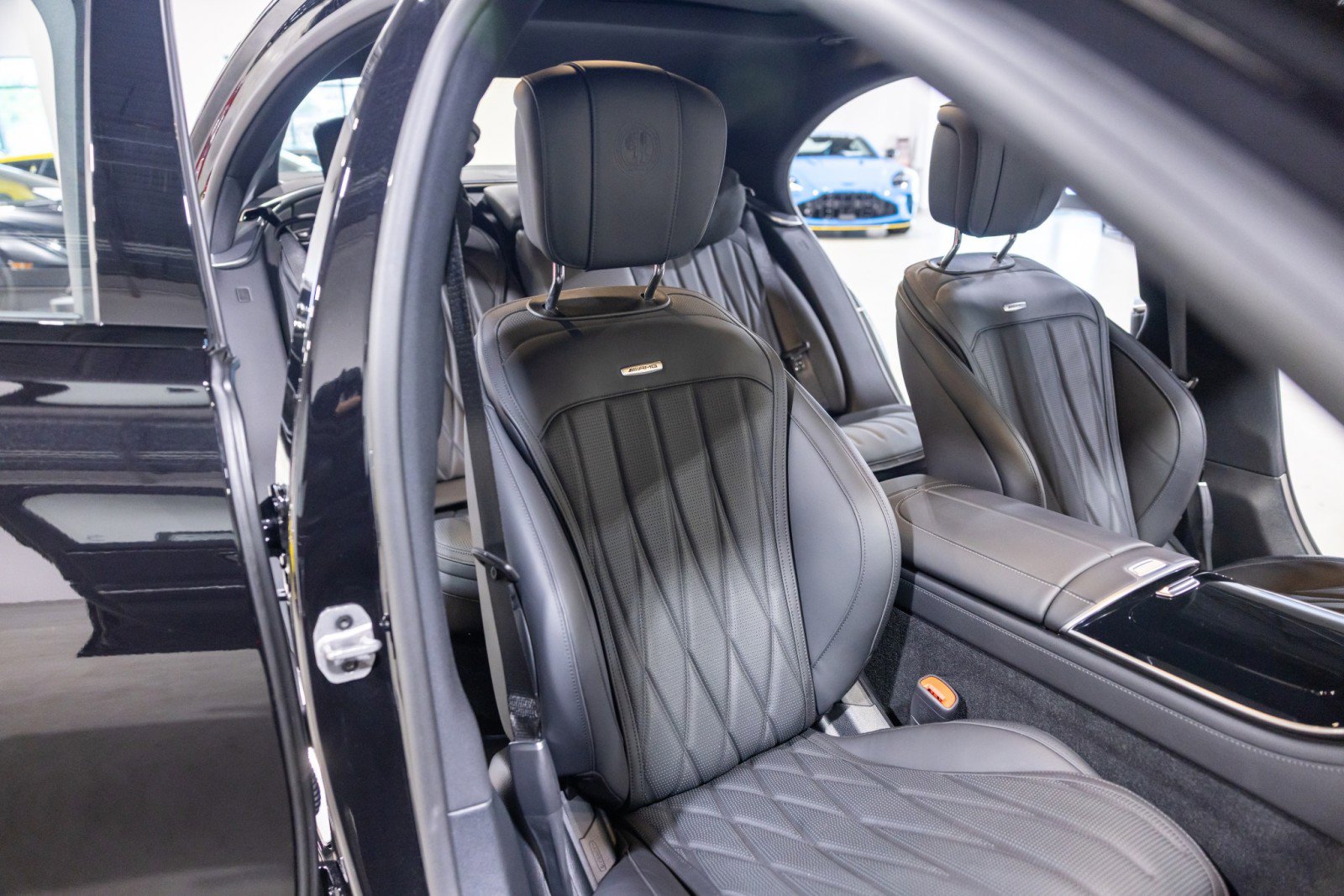Used 2024 Mercedes-Benz S 63 AMG S w/ AMG Night Package image 32