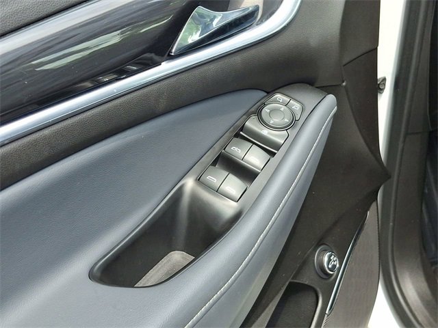 Used 2023 Buick Enclave Essence image 19