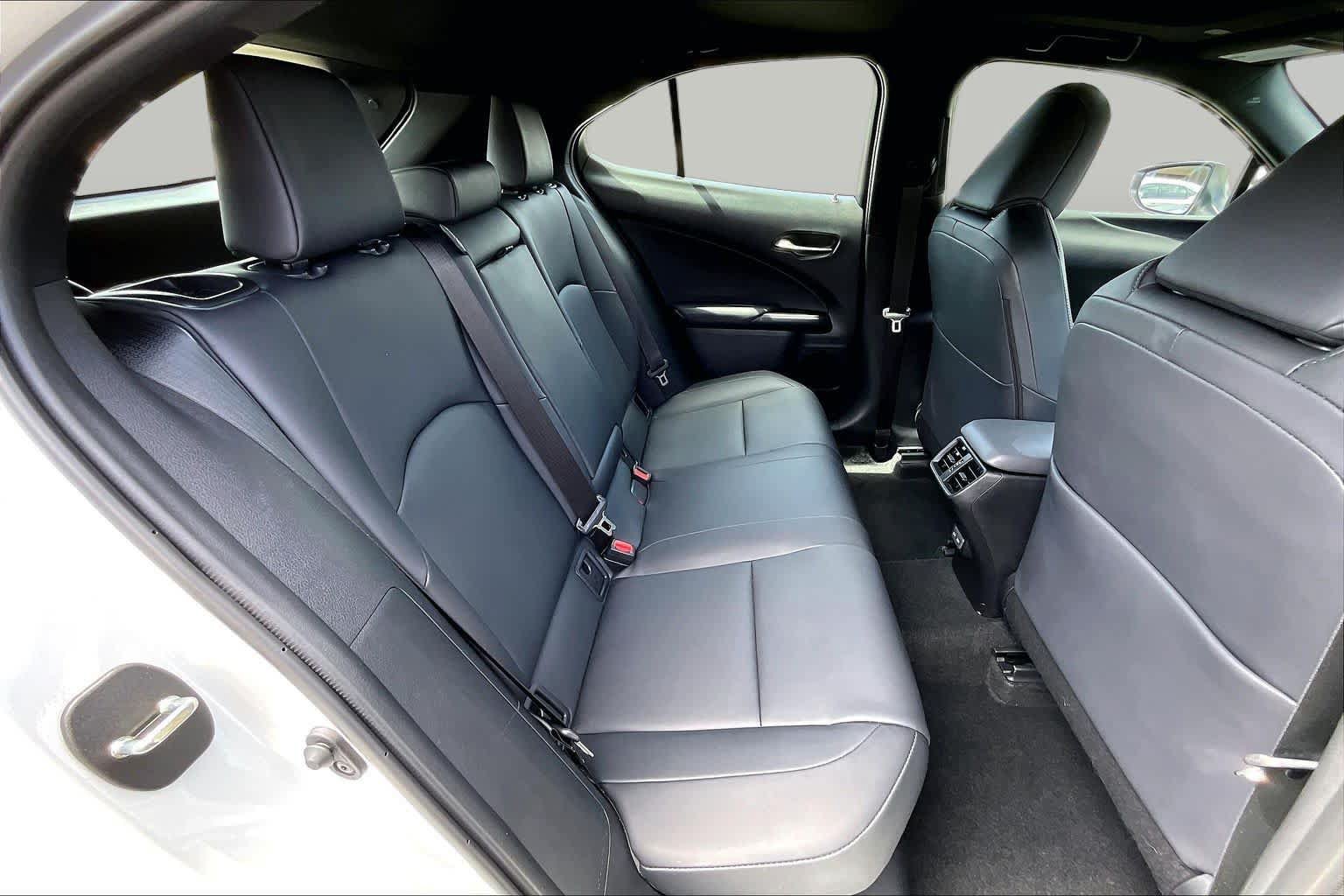 Used 2025 Lexus UX 300h FWD image 19