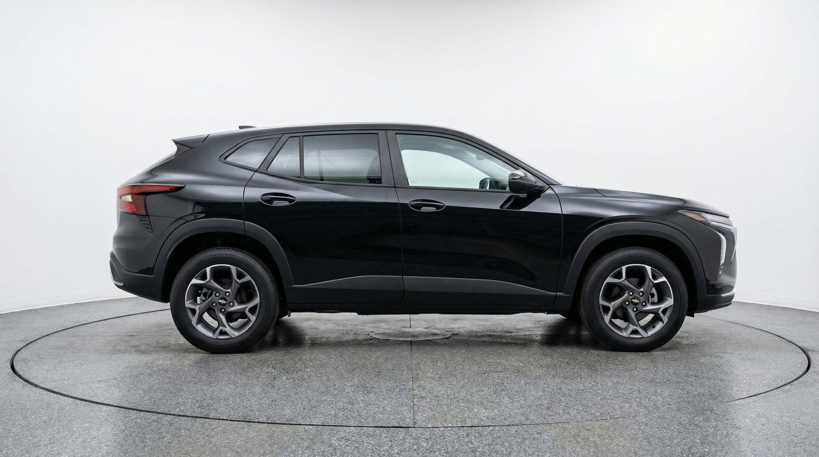 Used 2025 Chevrolet Trax LT w/ LT Convenience Package image 11