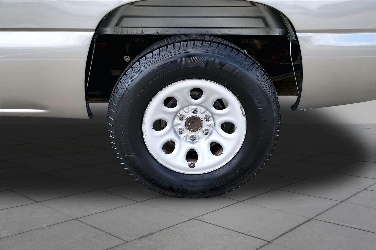 Used 2006 Chevrolet Silverado 1500 W/T RWD image 9
