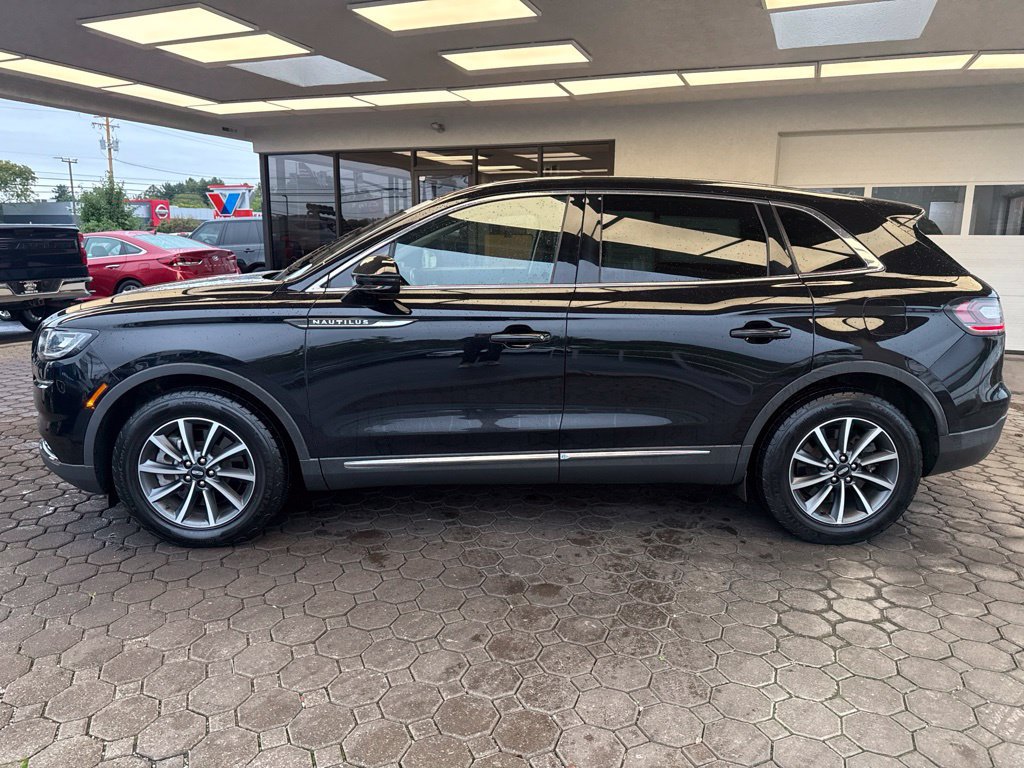Certified 2022 Lincoln Nautilus AWD image 8