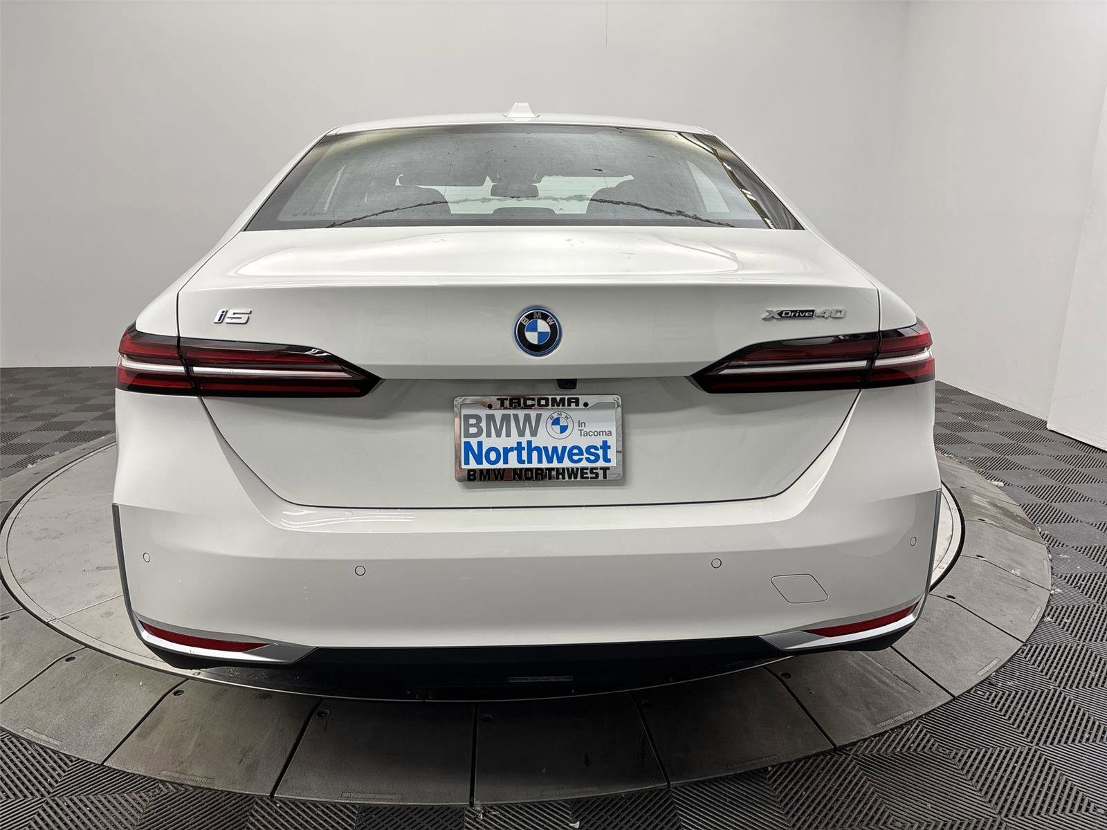 New 2026 BMW i5 eDrive40 AWD/4WD image 15
