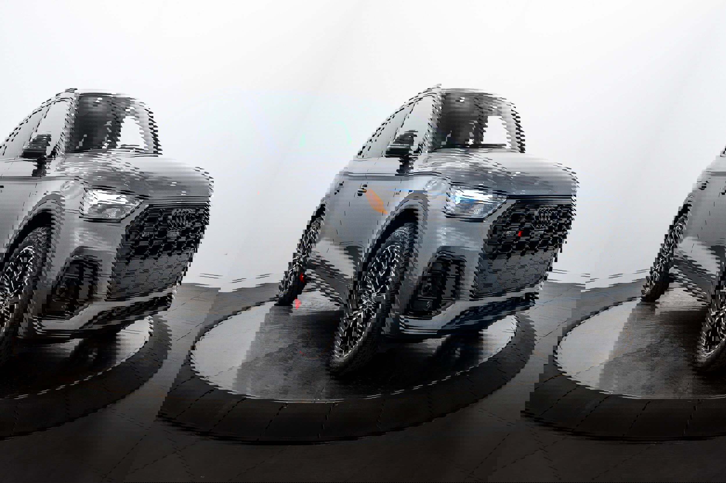 Certified 2022 Audi SQ5 Premium Plus image 2