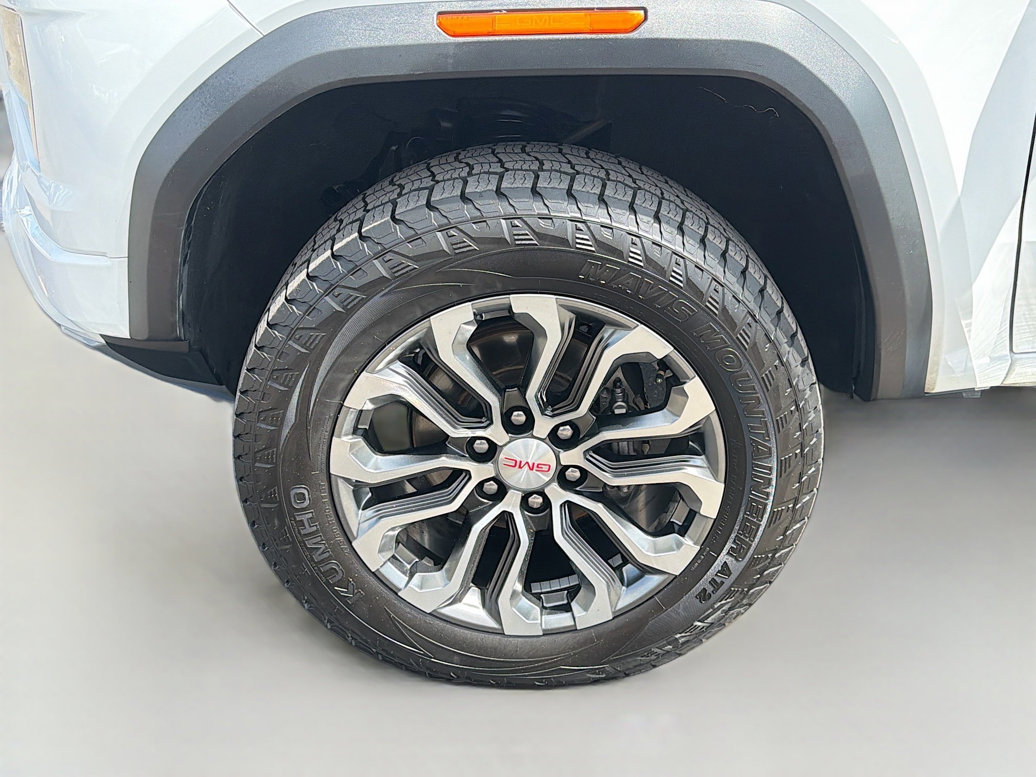 Used 2023 GMC Canyon Denali image 43