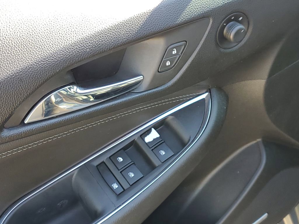 Used 2017 Chevrolet Cruze Premier image 29
