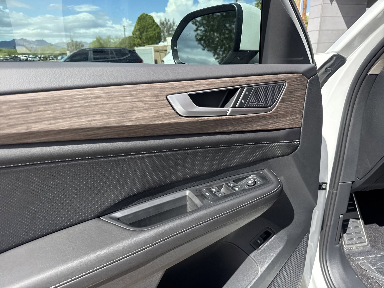 New 2026 Volkswagen Atlas SEL Premium R-Line image 14