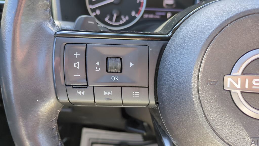 Used 2023 Nissan Rogue SV w/ SV Premium B Package image 23