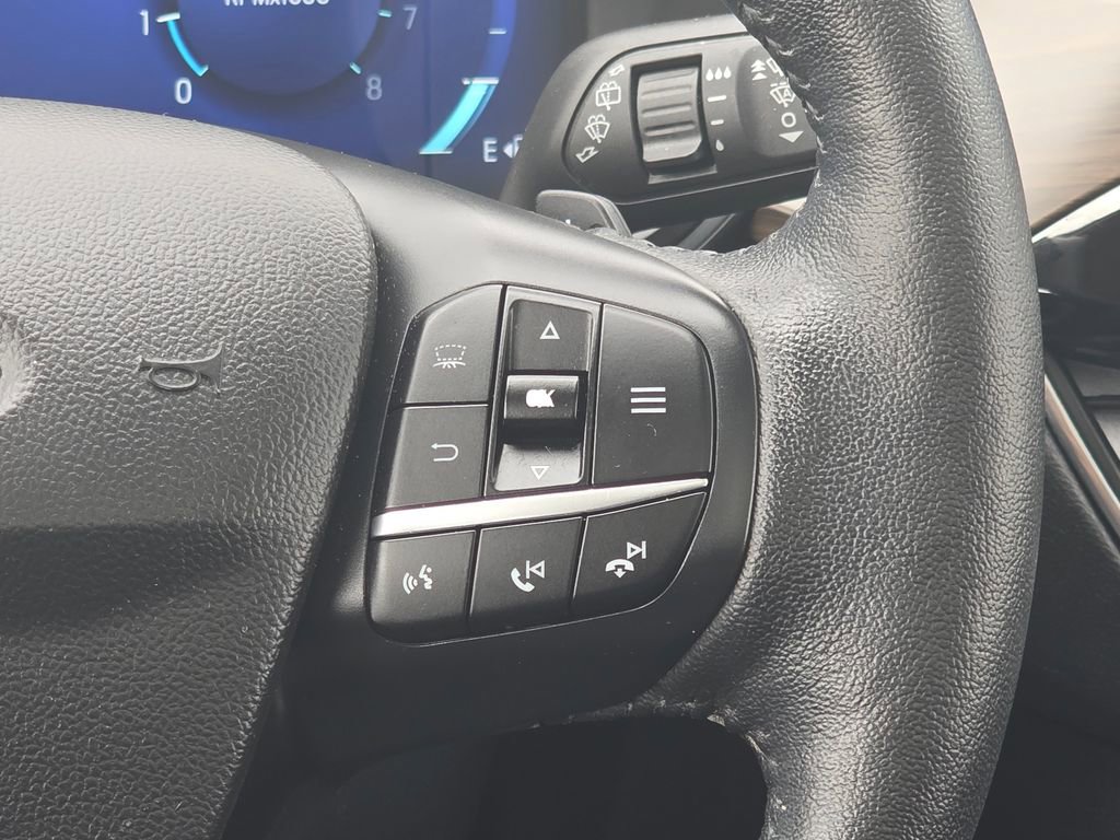 Used 2020 Ford Escape Titanium AWD/4WD image 18